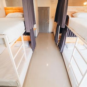 Dormitory Room Mixed